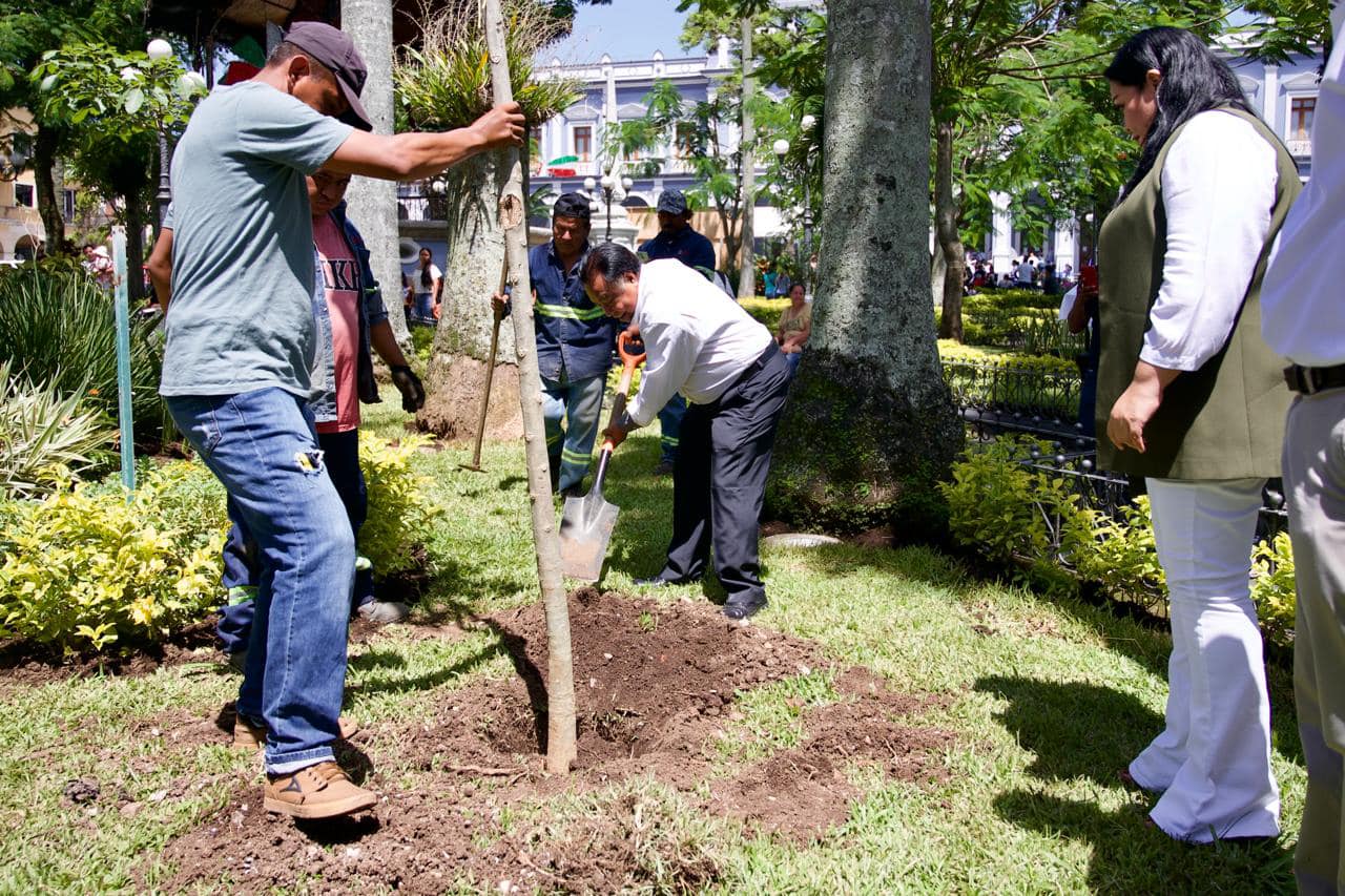 Firma de los Tratados por el Medio Ambiente